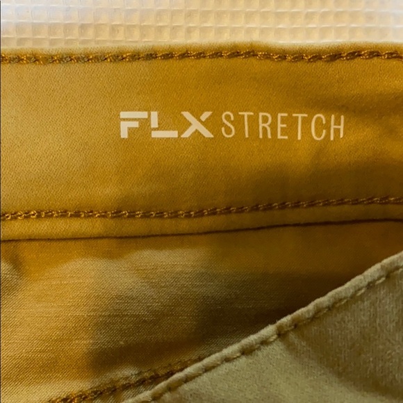 Mudd skinny fit size 3 FLX stretch color mustard - Picture 5 of 12
